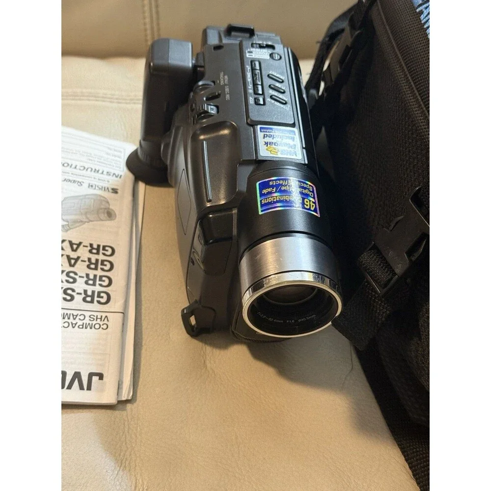 JVC GR-AX760U Compact VHS-C Video Camcorder 600x Zoom Untested